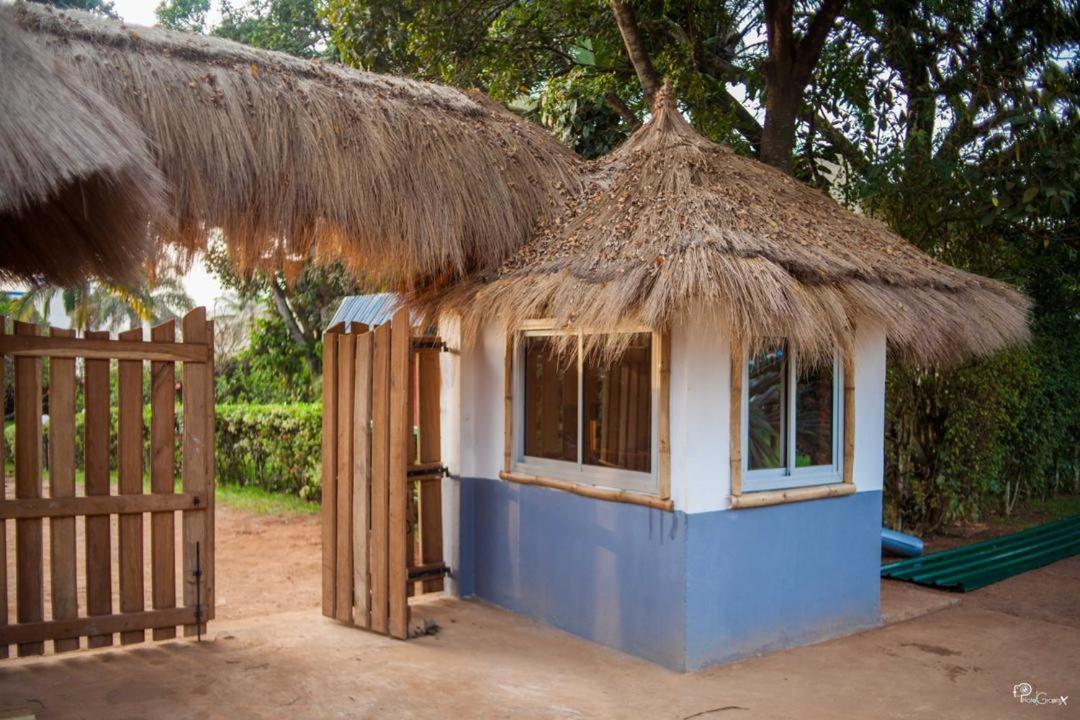 Village Noah Yaoundé Exterior foto